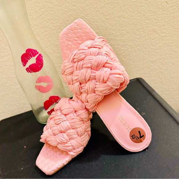 “Guess” NEW BARBIE LOOK !Heels 7..5 Barbie Pink NEW! - Picture 5 of 16